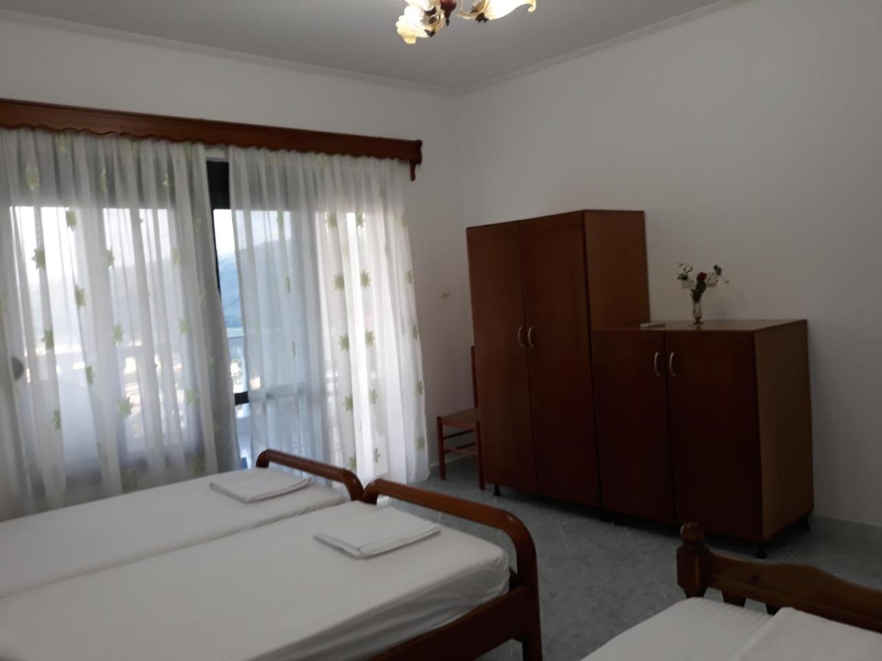 Guest House Xhuljon Berat Exterior photo